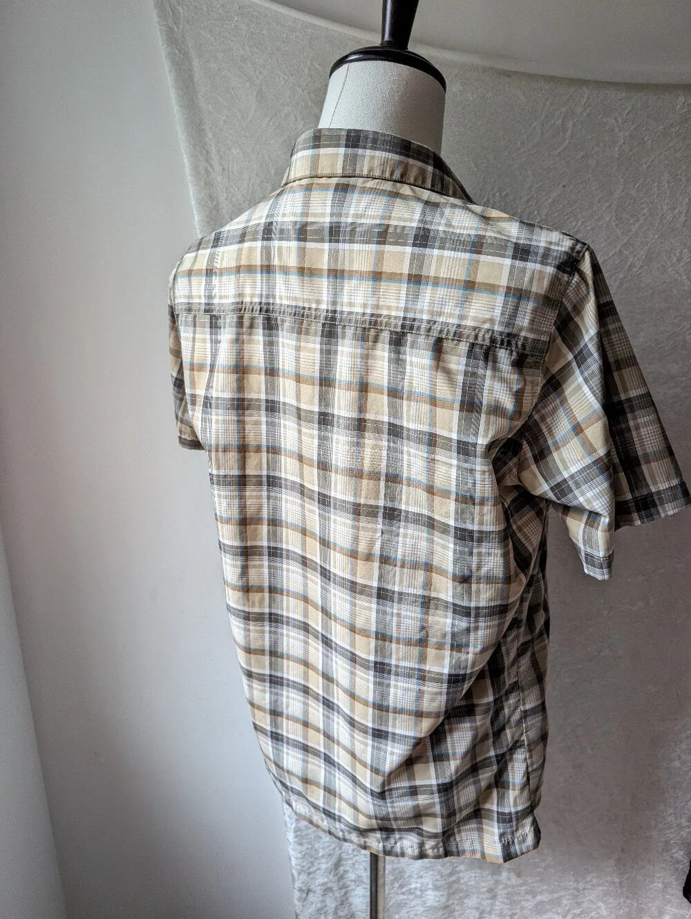 Kuhl Kahki Plaid Short Sleeve Outdoor Buttondown